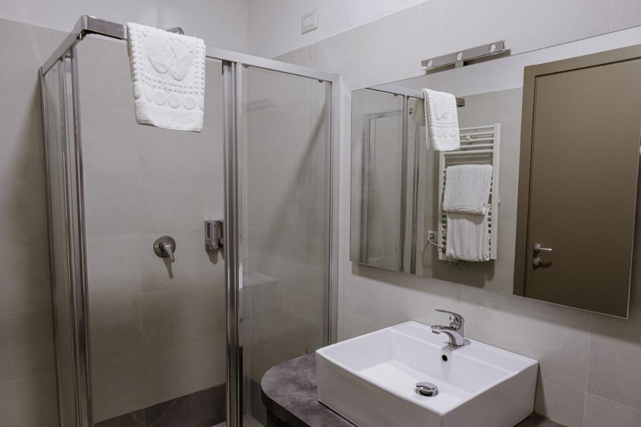 Queen Hotel Sesto San Giovanni Bagian luar foto