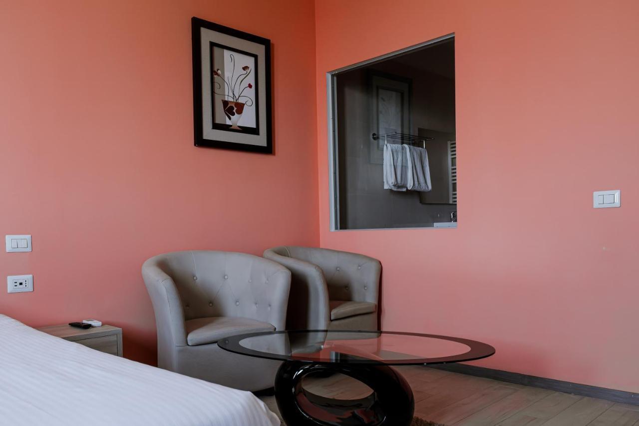 Queen Hotel Sesto San Giovanni Bagian luar foto